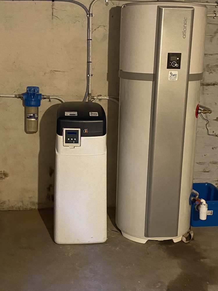 Chauffe-eau thermodynamique et adoucisseur installés